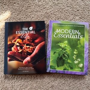2 Doterra The Essential Life & Modern Essentials - Essential Oil Guide Books